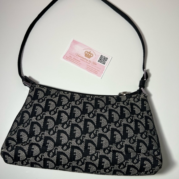 Large Pochette Sold on Payment Plan in IG - Picture 1 of 16